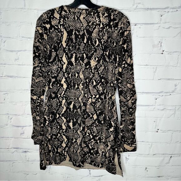 Inc International medium top with jewels - Picture 2 of 8